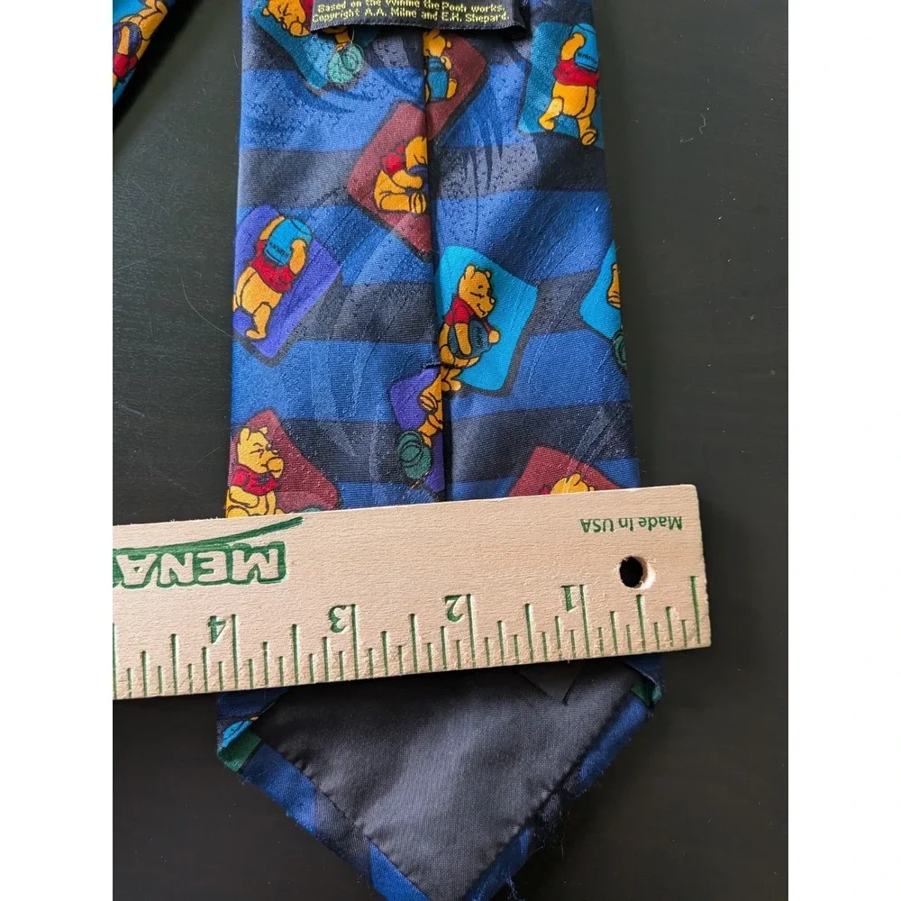 Vintage Disney Winnie The Pooh Sitting All Over Design‎ Tie Necktie 60